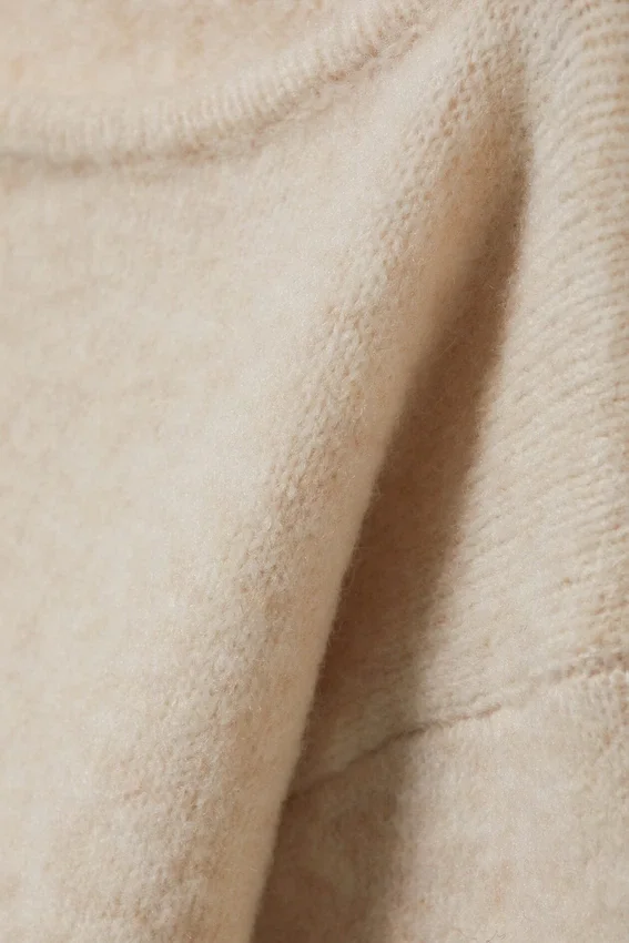 Locker sitzender Pullover mit gerolltem Saum – Hellweiß Locker sitzender Pullover mit gerolltem Saum – Hellweiß