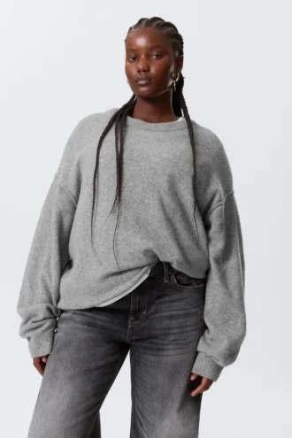 Locker sitzender Strickpullover – Grau meliert