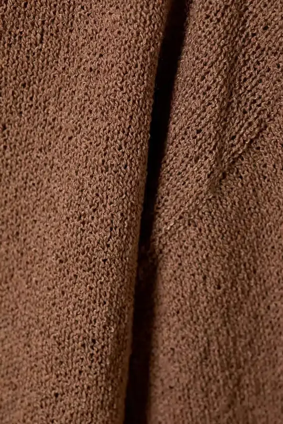 Locker sitzender Strickpullover mit U-Ausschnitt – Braun Locker sitzender Strickpullover mit U-Ausschnitt – Braun
