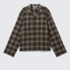 Locker sitzendes Flanell-Pyjama-Hemd – kariert, dunkelbraun Locker sitzendes Flanell-Pyjama-Hemd – kariert, dunkelbraun