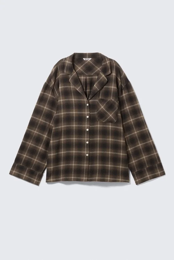 Locker sitzendes Flanell-Pyjama-Hemd – kariert, dunkelbraun Locker sitzendes Flanell-Pyjama-Hemd – kariert, dunkelbraun