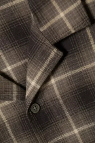 Locker sitzendes Flanell-Pyjama-Hemd – kariert, dunkelbraun