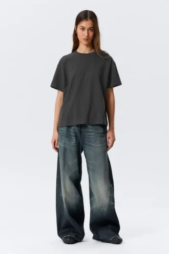 Locker sitzendes, kastenförmiges Baumwoll-T-Shirt – Dunkelgrau