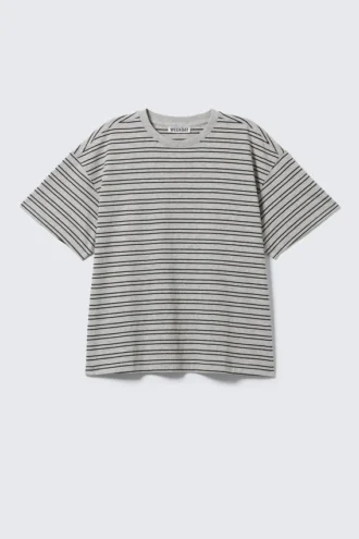 Locker sitzendes, kastenförmiges Baumwoll-T-Shirt – grau gestreift