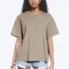 Locker sitzendes, kastenförmiges Baumwoll-T-Shirt – Light Mole Locker sitzendes, kastenförmiges Baumwoll-T-Shirt – Light Mole