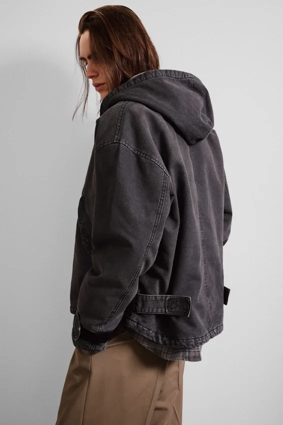 Lockere Canvas-Jacke mit Kapuze – Schwarz meliert Lockere Canvas-Jacke mit Kapuze – Schwarz meliert