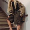 Lockere Cargo-Shorts mit niedriger Leibhöhe – gewaschen, dunkelgrau Lockere Cargo-Shorts mit niedriger Leibhöhe – gewaschen, dunkelgrau