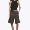 Lockere Cargo-Shorts mit niedriger Leibhöhe – gewaschen, dunkelgrau Lockere Cargo-Shorts mit niedriger Leibhöhe – gewaschen, dunkelgrau