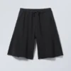 Lockere, knielange Jersey-Shorts – gewaschen, dunkelgrau Lockere, knielange Jersey-Shorts – gewaschen, dunkelgrau