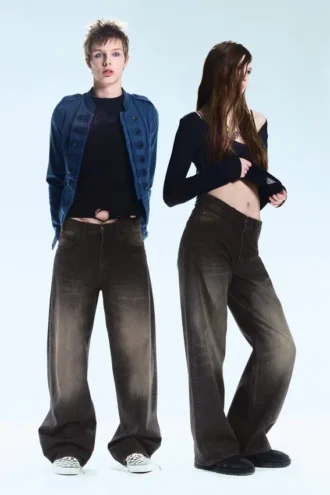Lockere Regular-Fit-Jeans mit geradem Bein – Senfgelb Schwarz – Schwarz | Cheap Monday GB