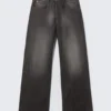 Lockere Straight-Jeans mit normaler Taillenhöhe – Chafe Black | Cheap Monday Gb Lockere Straight-Jeans mit normaler Taillenhöhe – Chafe Black | Cheap Monday Gb