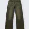 Lockere Straight-Jeans mit normaler Taillenhöhe – Tiefgrün – Khakigrün | Cheap Monday GB Lockere Straight-Jeans mit normaler Taillenhöhe – Tiefgrün – Khakigrün | Cheap Monday GB