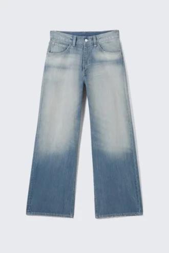 Lockere Straight-Jeans mit normaler Taillenhöhe – Whiped Blue | Cheap Monday GB