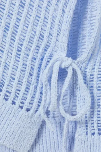 Lockerer, offen gestrickter Pullover mit Seitenschlitzen – Hellblau