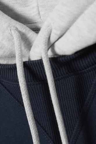 Lockerer Raglan-Kapuzenpullover – Dunkelblau/Grau Lockerer Raglan-Kapuzenpullover – Dunkelblau/Grau