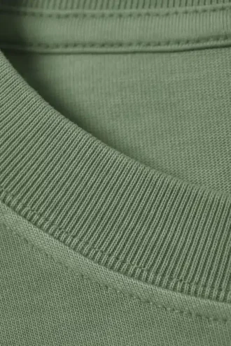 Lockeres, kastenförmiges Langarm-T-Shirt – Weiß – Grüner Streifen