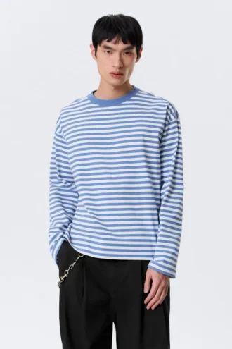 Lockeres, kastenförmiges Langarmshirt – Blau-weiß gestreift