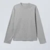 Lockeres, kastenförmiges Langarmshirt – Hellgrau meliert Lockeres, kastenförmiges Langarmshirt – Hellgrau meliert