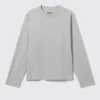 Lockeres, kastenförmiges Langarmshirt – Hellstaubgrau Lockeres, kastenförmiges Langarmshirt – Hellstaubgrau