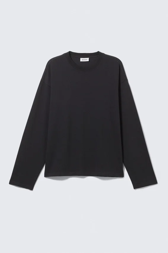 Lockeres, kastenförmiges Langarmshirt – Schwarz Lockeres, kastenförmiges Langarmshirt – Schwarz