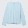 Lockeres langärmeliges Henley-T-Shirt – Hellblau Lockeres langärmeliges Henley-T-Shirt – Hellblau
