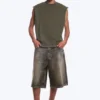 Lockeres, quadratisches Baumwoll-Tanktop – gewaschenes dunkles Khaki-Grün Lockeres, quadratisches Baumwoll-Tanktop – gewaschenes dunkles Khaki-Grün