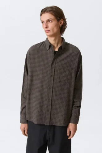 Lockeres, strukturiertes Button-Down-Hemd – Dunkelbraun kariert