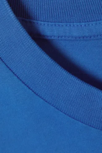 Lockeres Tanktop mit quadratischem Ausschnitt und unversäuberten Säumen – sonnenverblassenes Blau
