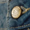 Loosy Lucie Low-Rise-Jeans mit normaler Passform und ausgestelltem Bein – Tide Blue – Mittelblau | Cheap Monday GB
