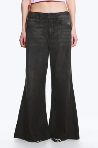 Loosy Lucie Low Rise Regular Flared Jeans – Washed Black | Cheap Monday GB