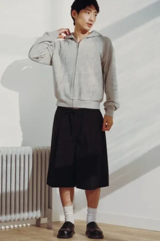 Lose Anzugshorts mit mittlerer Leibhöhe – Schwarz