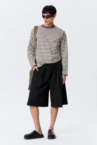 Lose Anzugshorts mit mittlerer Leibhöhe – Schwarz