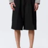 Lose Anzugshorts mit mittlerer Leibhöhe – Schwarz Lose Anzugshorts mit mittlerer Leibhöhe – Schwarz