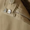 Lose Chino-Hose mit niedriger Leibhöhe – Staubbeige Lose Chino-Hose mit niedriger Leibhöhe – Staubbeige