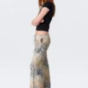 Lose Hose mit Volants und mittlerer Leibhöhe – Beige – Schlangenhautmuster Lose Hose mit Volants und mittlerer Leibhöhe – Beige – Schlangenhautmuster