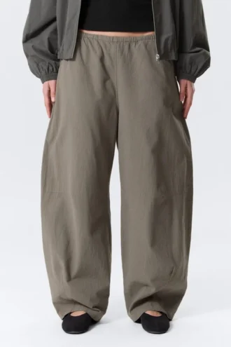Lose Pull-On-Hose mit niedriger Leibhöhe – Grau