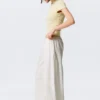 Lose Pull-On-Hose mit niedriger Leibhöhe – Hellbeige Lose Pull-On-Hose mit niedriger Leibhöhe – Hellbeige