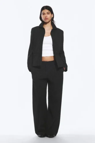 Lose sitzende Anzughose mit niedriger Taille – schwarz, Nadelstreifen
