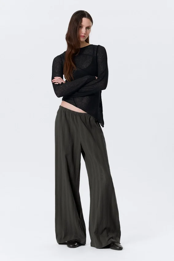 Lose sitzende Baumwoll-Hose mit niedriger Leibhöhe – Dunkelgrau Lose sitzende Baumwoll-Hose mit niedriger Leibhöhe – Dunkelgrau
