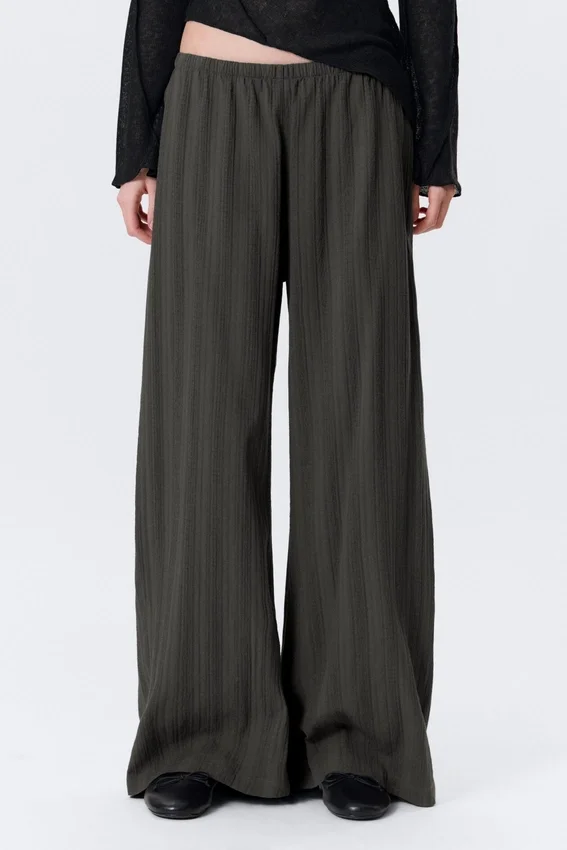 Lose sitzende Baumwoll-Hose mit niedriger Leibhöhe – Dunkelgrau Lose sitzende Baumwoll-Hose mit niedriger Leibhöhe – Dunkelgrau