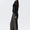 Lose sitzende Baumwoll-Hose mit niedriger Leibhöhe – Dunkelgrau Lose sitzende Baumwoll-Hose mit niedriger Leibhöhe – Dunkelgrau