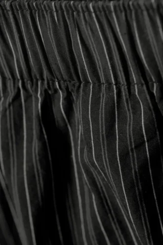 Lose sitzende Baumwoll-Hose – schwarz gestreift
