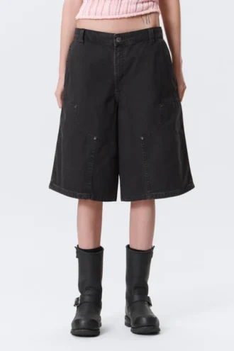 Lose sitzende Carpenter-Shorts mit niedriger Leibhöhe – Schwarz