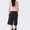 Lose sitzende Carpenter-Shorts mit niedriger Leibhöhe – Schwarz Lose sitzende Carpenter-Shorts mit niedriger Leibhöhe – Schwarz