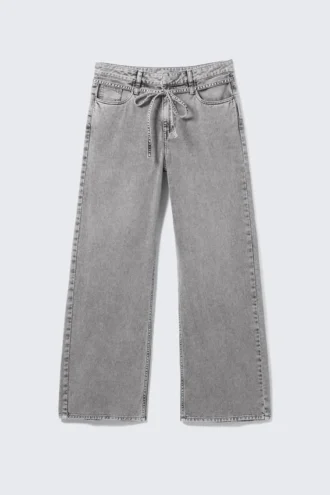 Lose sitzende Twill-Hose mit niedriger Taille – staubgrau überfärbt