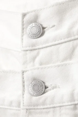 Lose, weit geschnittene Jeans mit doppeltem hohen Bund – Weiß