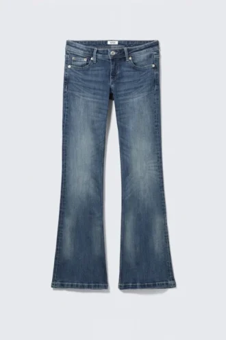 Low-Rise-Jeans mit normaler Passform und Bootcut – Medusa Blue – Dunkelblau