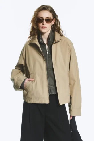 Lässige Baumwolljacke mit Trichterkragen – Beige