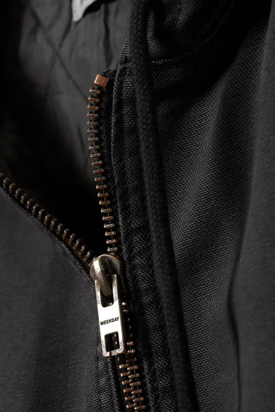 Lässige Bomberjacke mit Kapuze – Schwarz gewaschen Lässige Bomberjacke mit Kapuze – Schwarz gewaschen