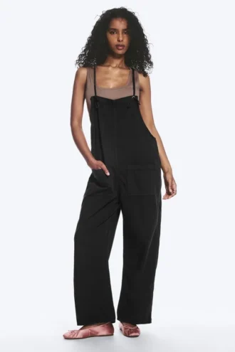 Lässige Latzhose mit geradem Bein – Schwarz